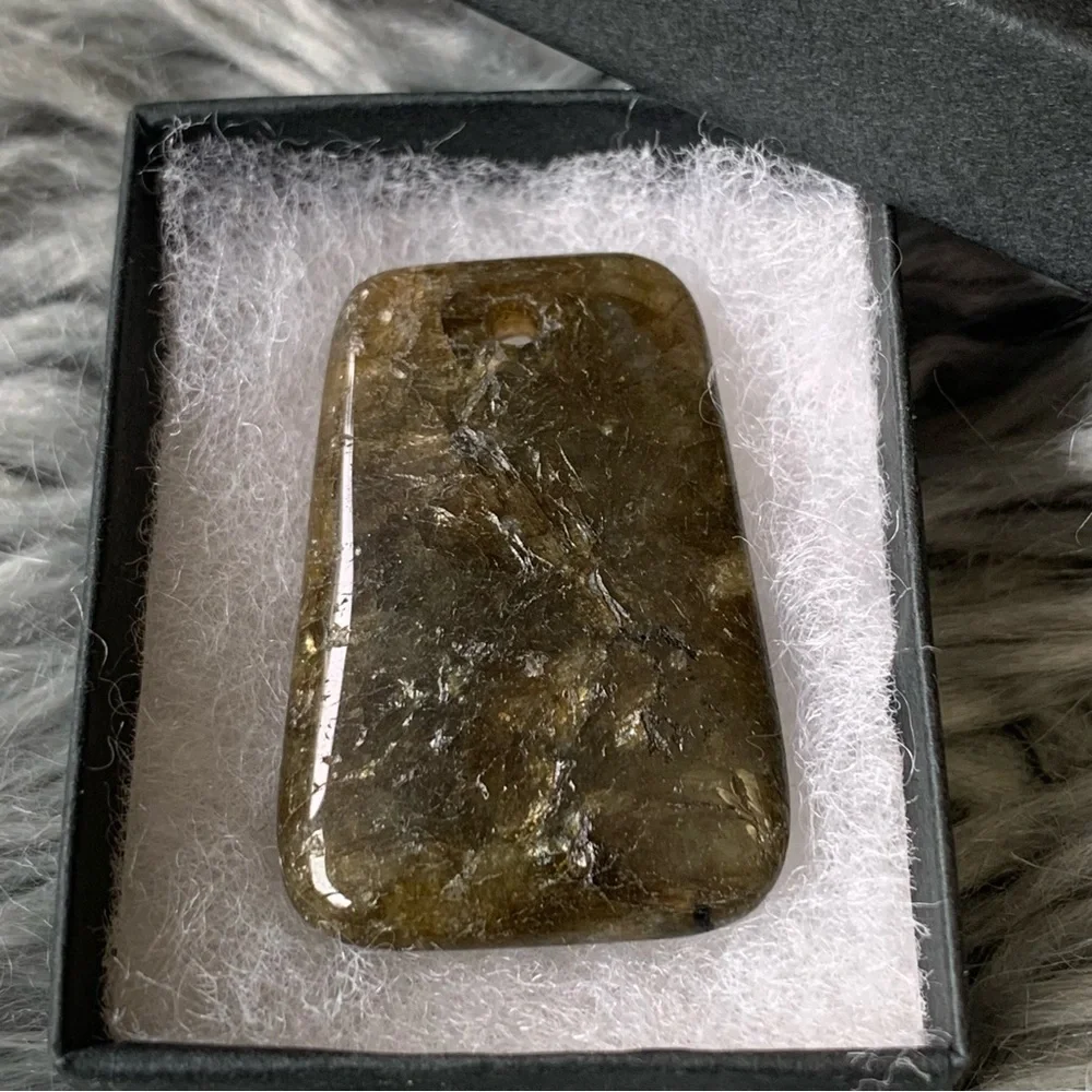 Labradorite Pendant - Picture 4 of 8